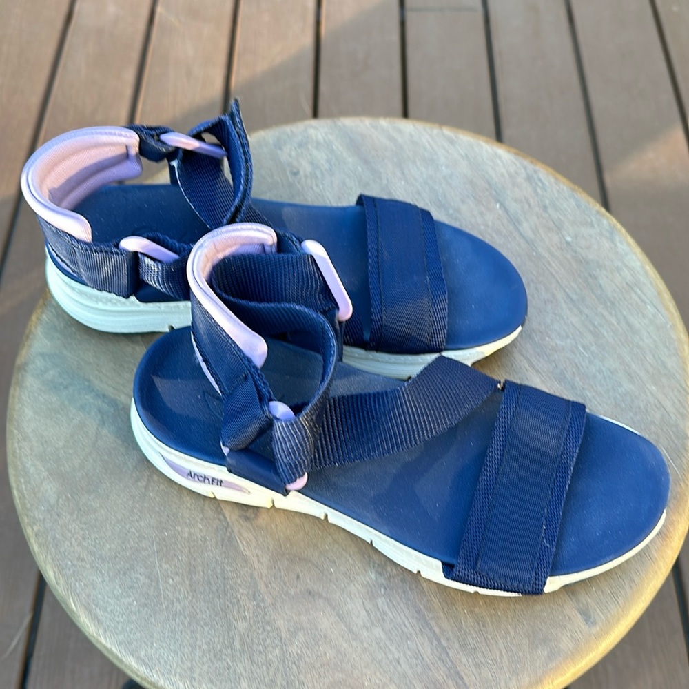 Skechers Arch Fit Z Strap Sandals Navy Size 8